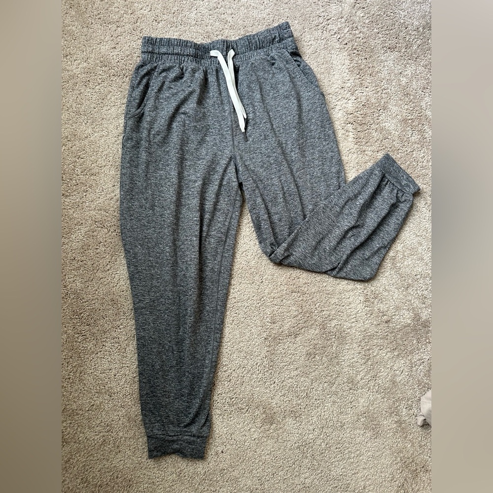 Gray FEAT Women’s Joggers size small